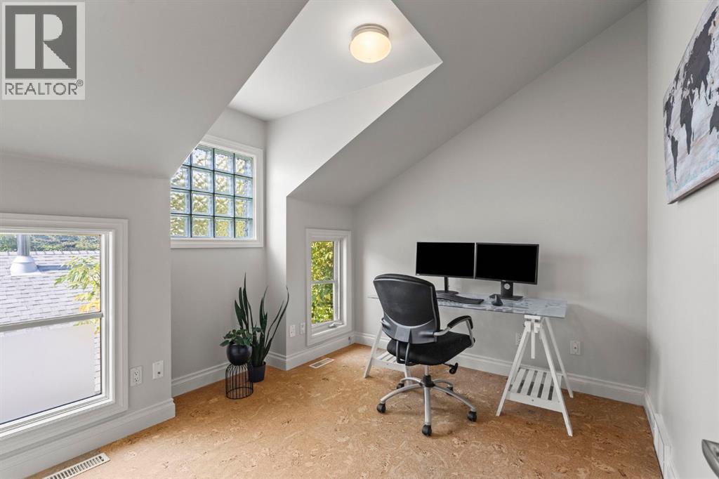 Single Family House for Sale in   Avenue NW Mount Pleasant Calgary 