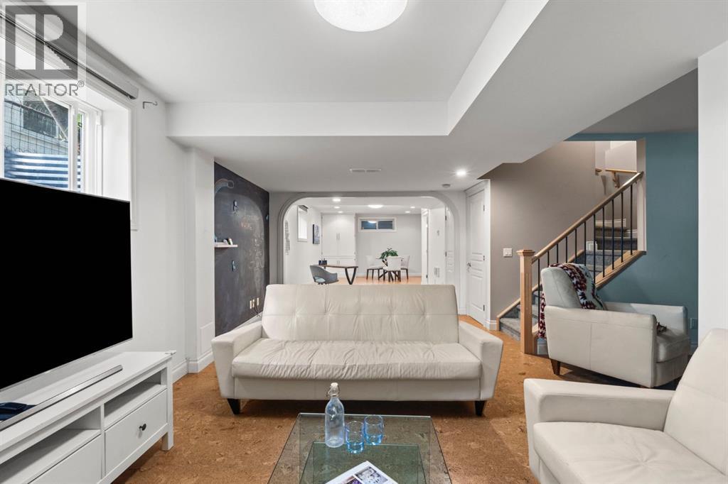 Single Family House for Sale in   Avenue NW Mount Pleasant Calgary 