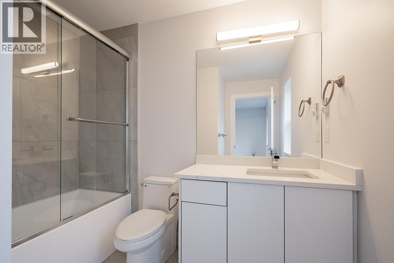 947 WALLS AVENUE, Coquitlam