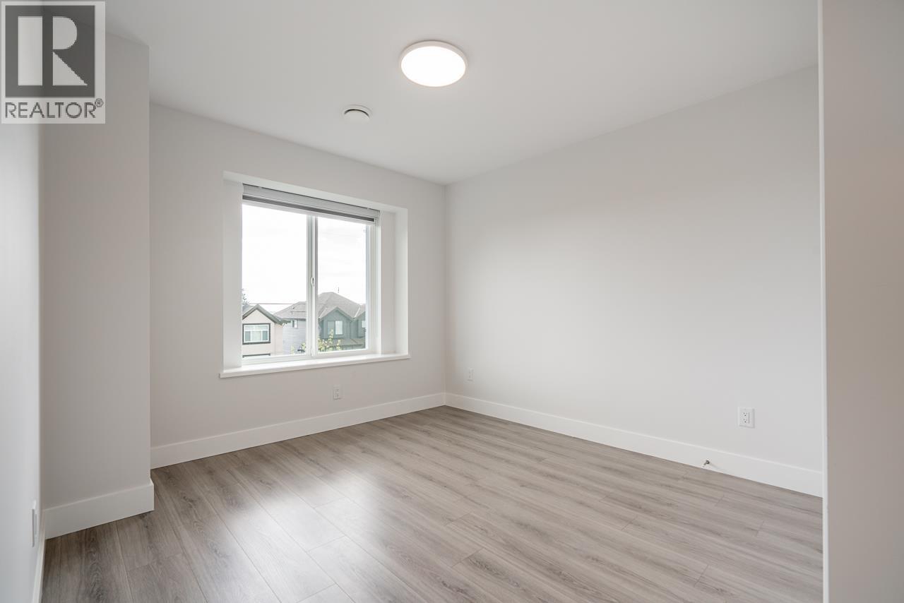 947 WALLS AVENUE, Coquitlam