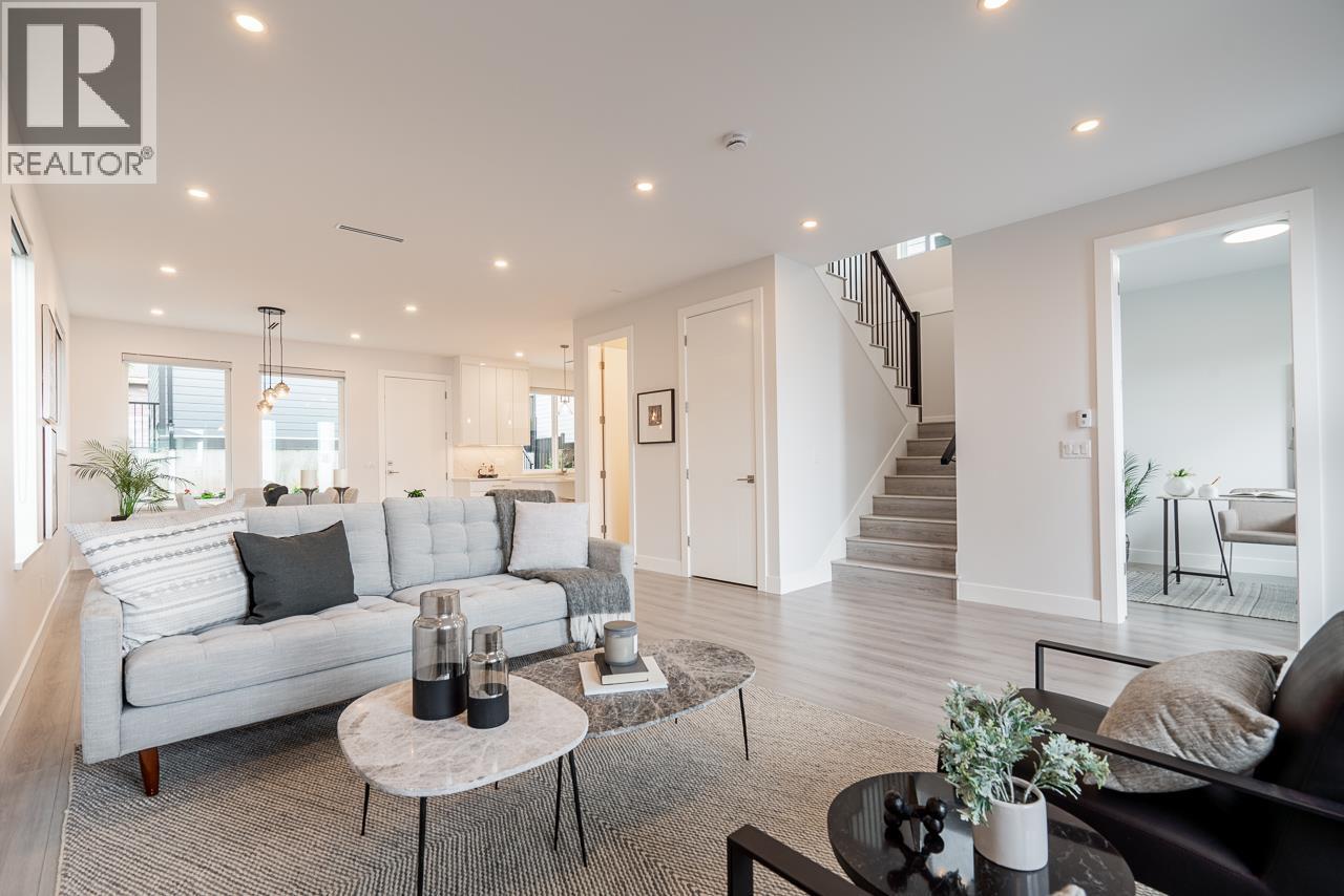 947 WALLS AVENUE, Coquitlam