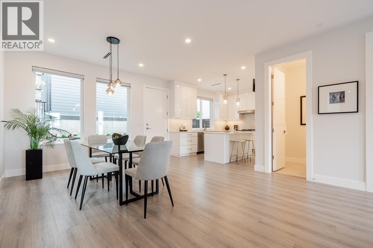 947 WALLS AVENUE, Coquitlam