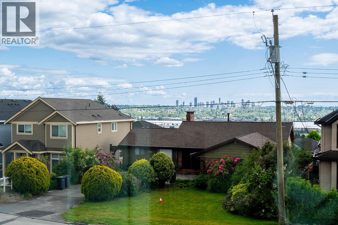 947 WALLS AVENUE, Coquitlam