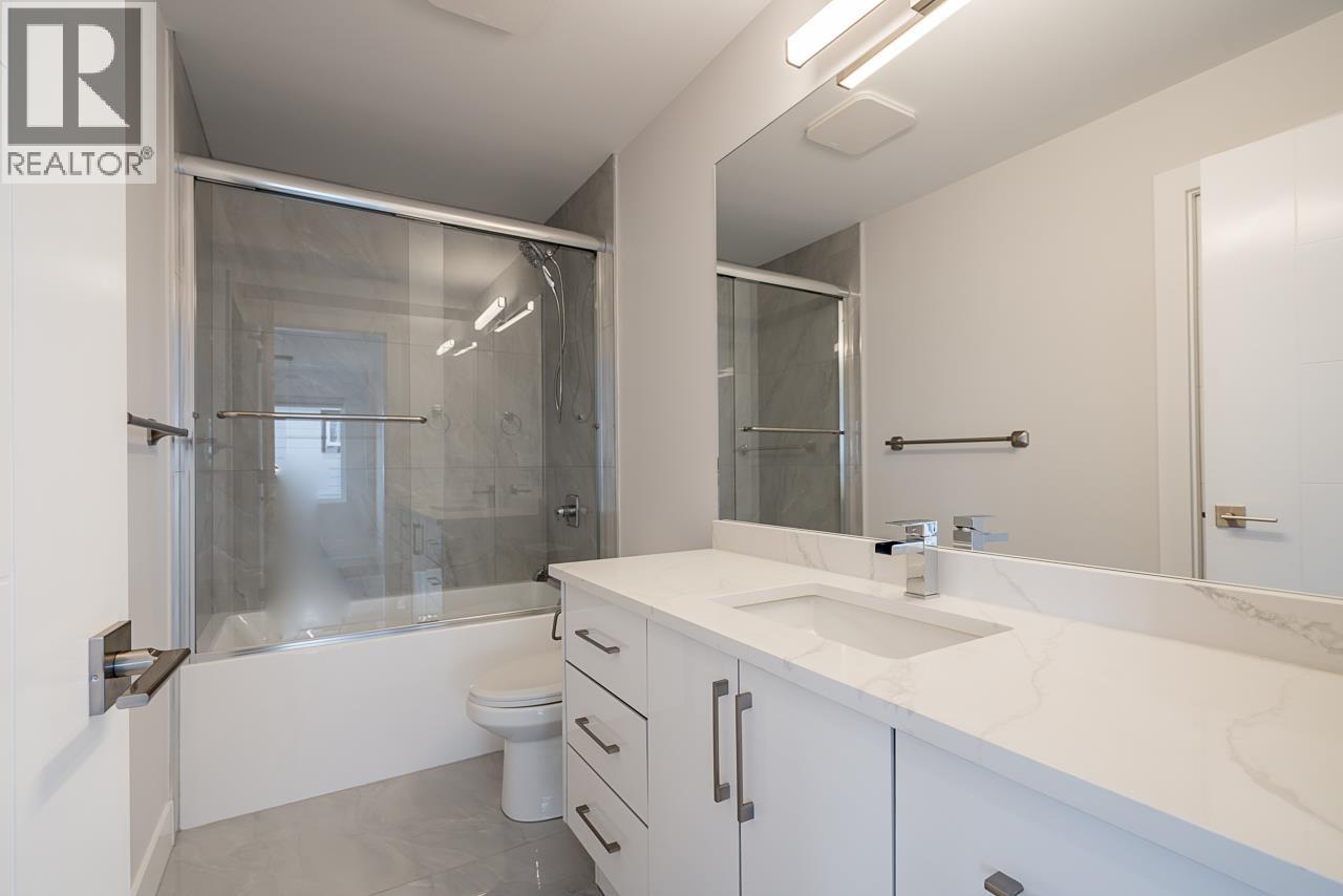 947 WALLS AVENUE, Coquitlam