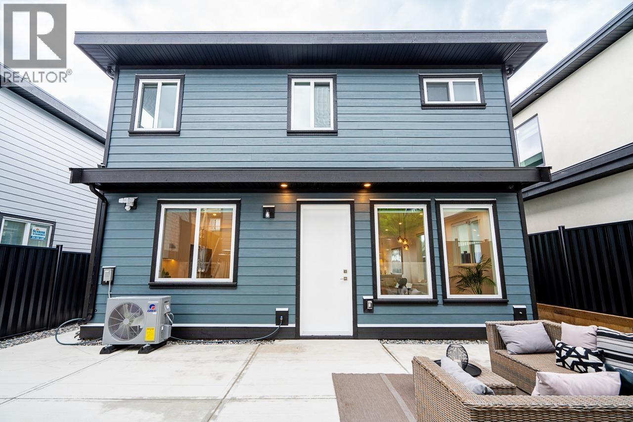 947 WALLS AVENUE, Coquitlam