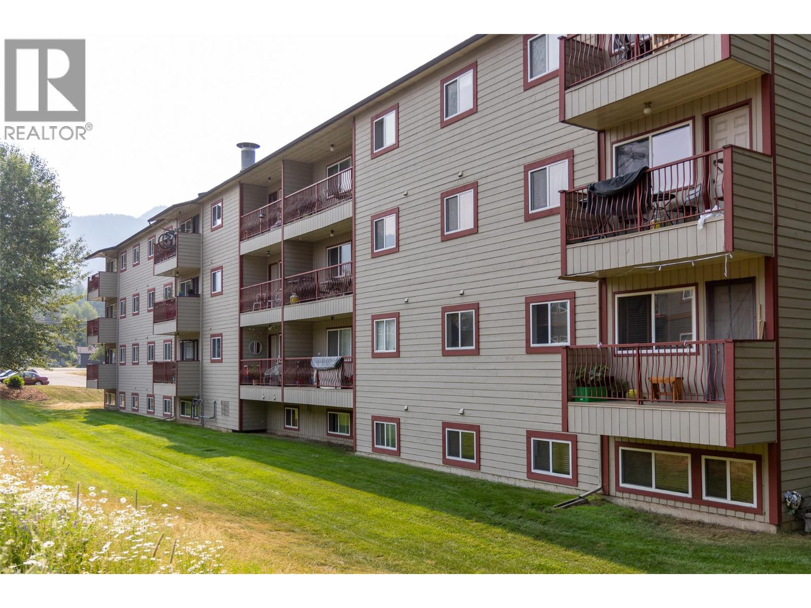 65 Cokato Road Unit# 407, Fernie