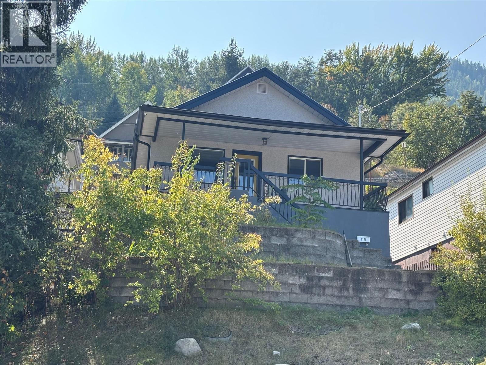 1170 Nelson Avenue, Trail