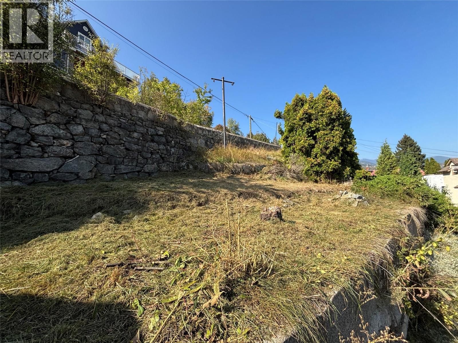 1170 Nelson Avenue, Trail