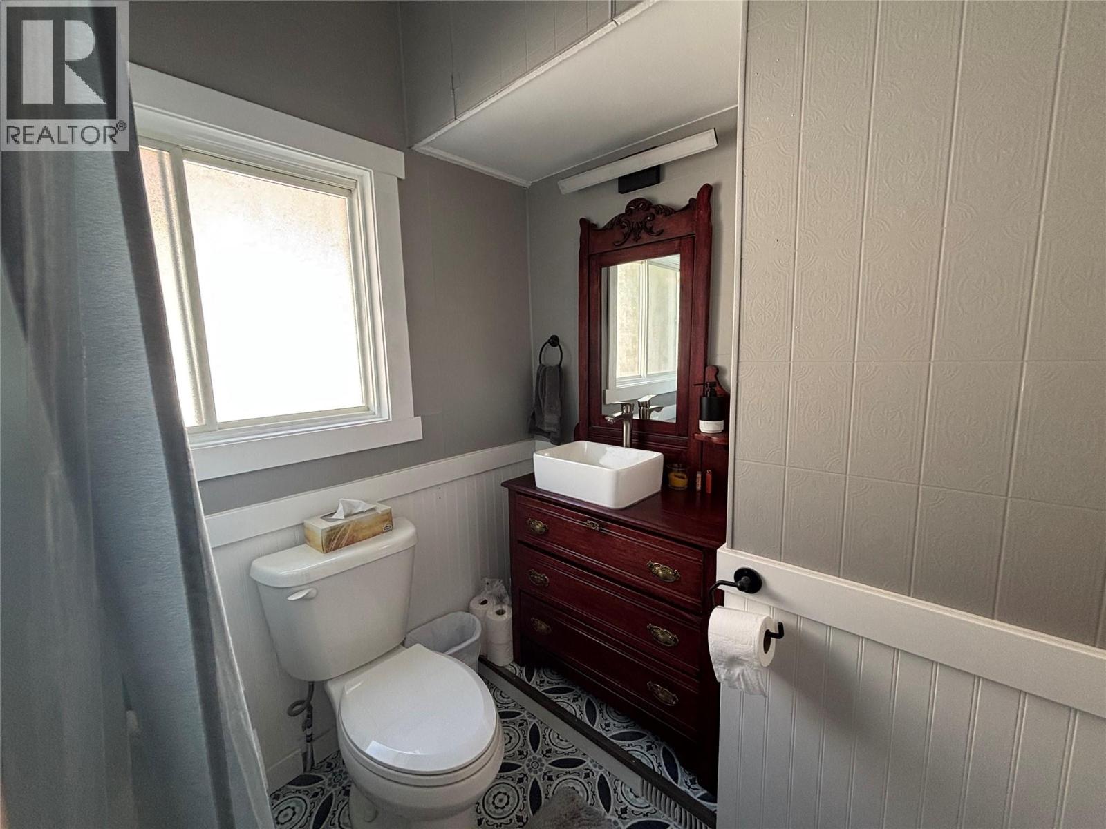 1170 Nelson Avenue, Trail