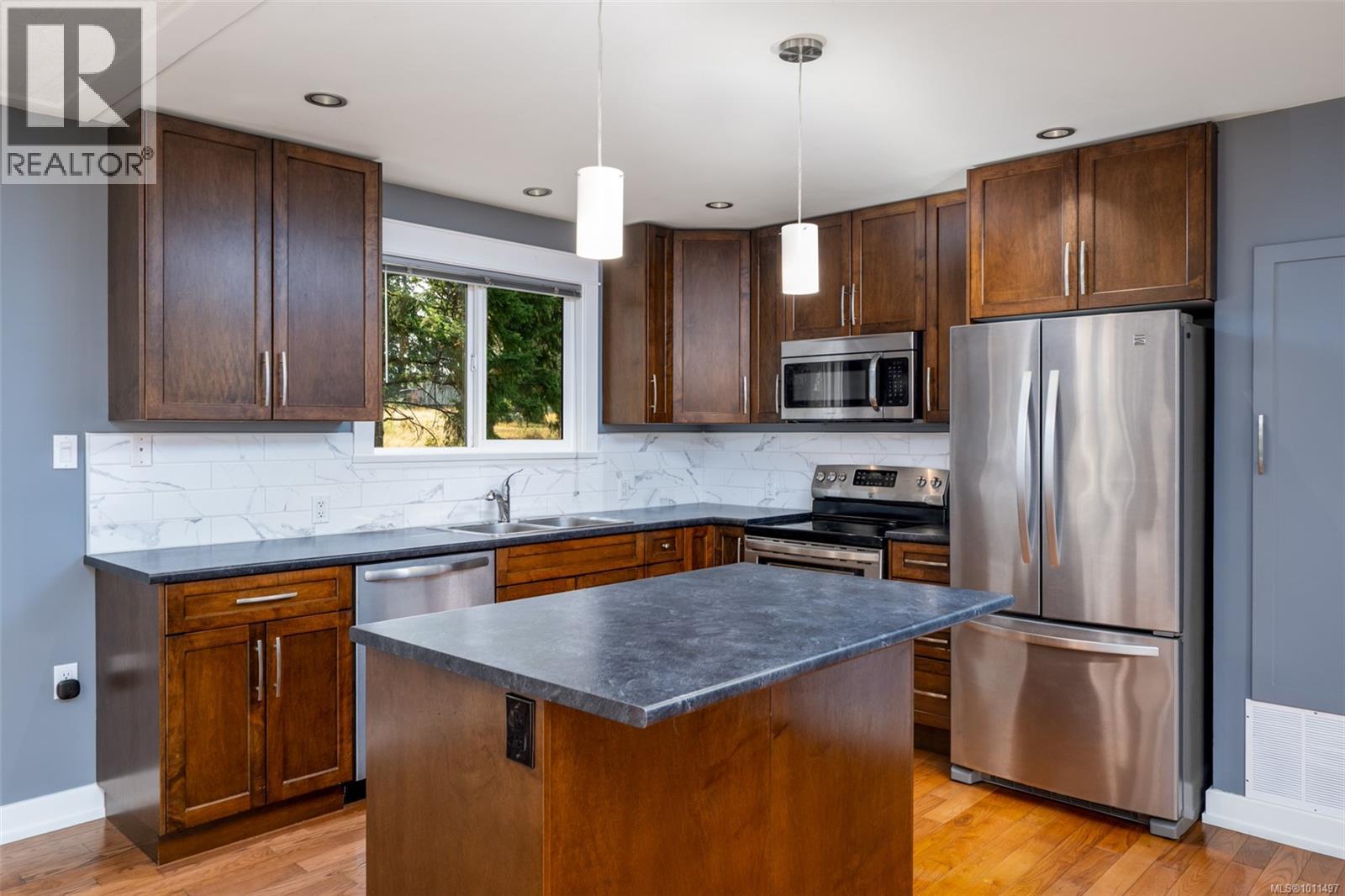 1652 Maple Bay Rd, Duncan