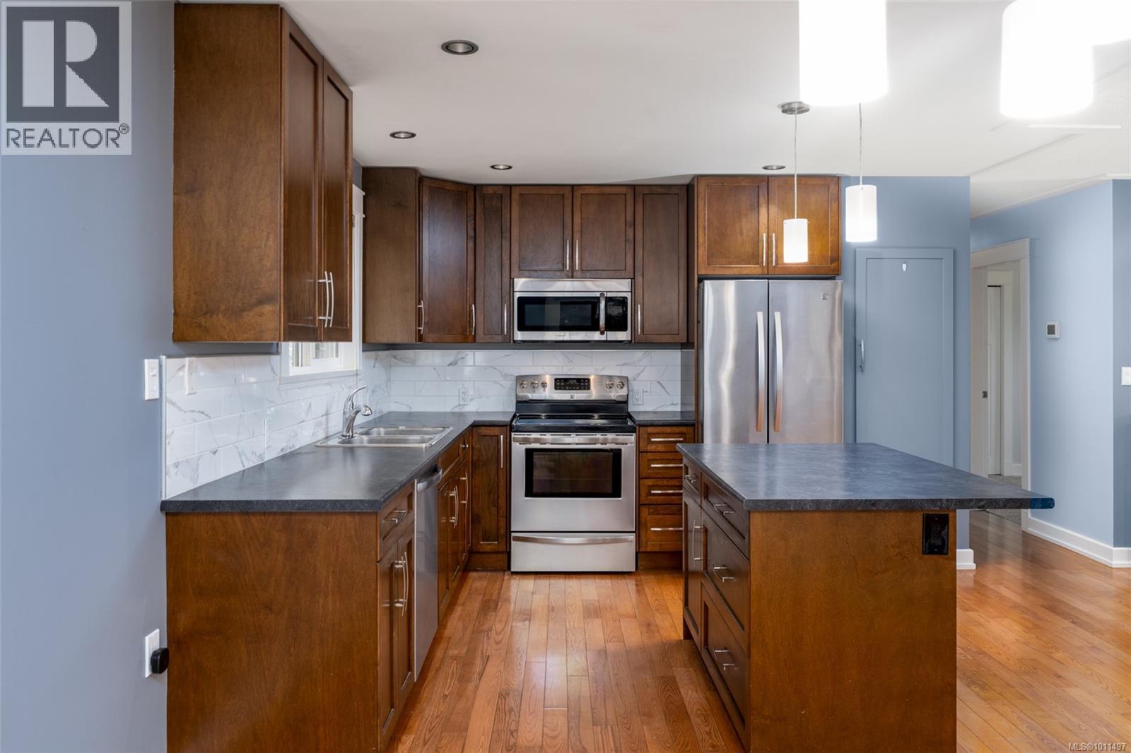 1652 Maple Bay Rd, Duncan