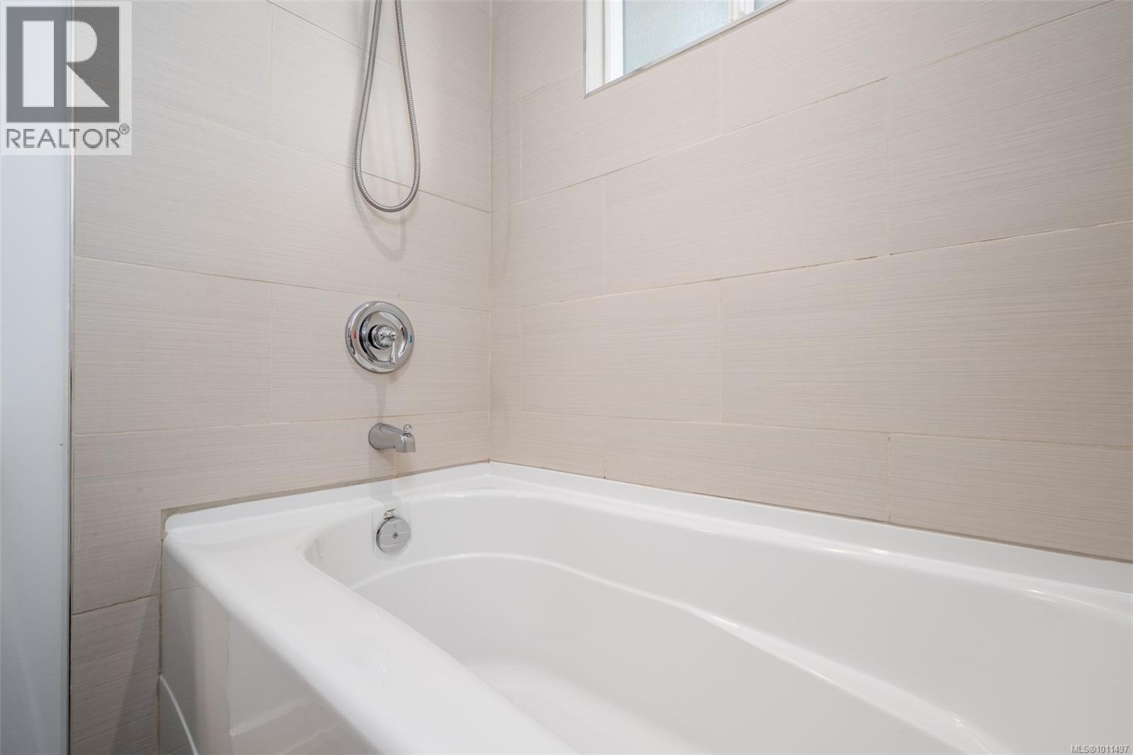 1652 Maple Bay Rd, Duncan