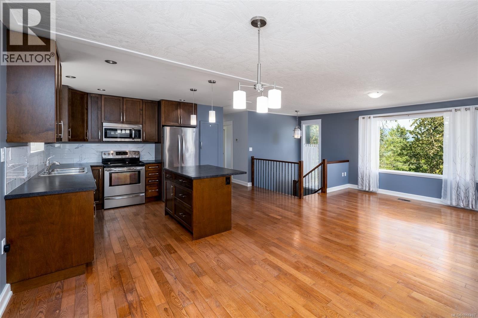 1652 Maple Bay Rd, Duncan