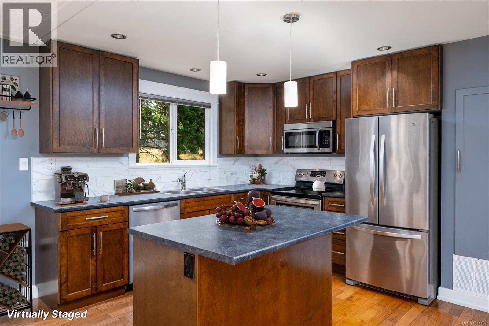 1652 Maple Bay Rd, Duncan