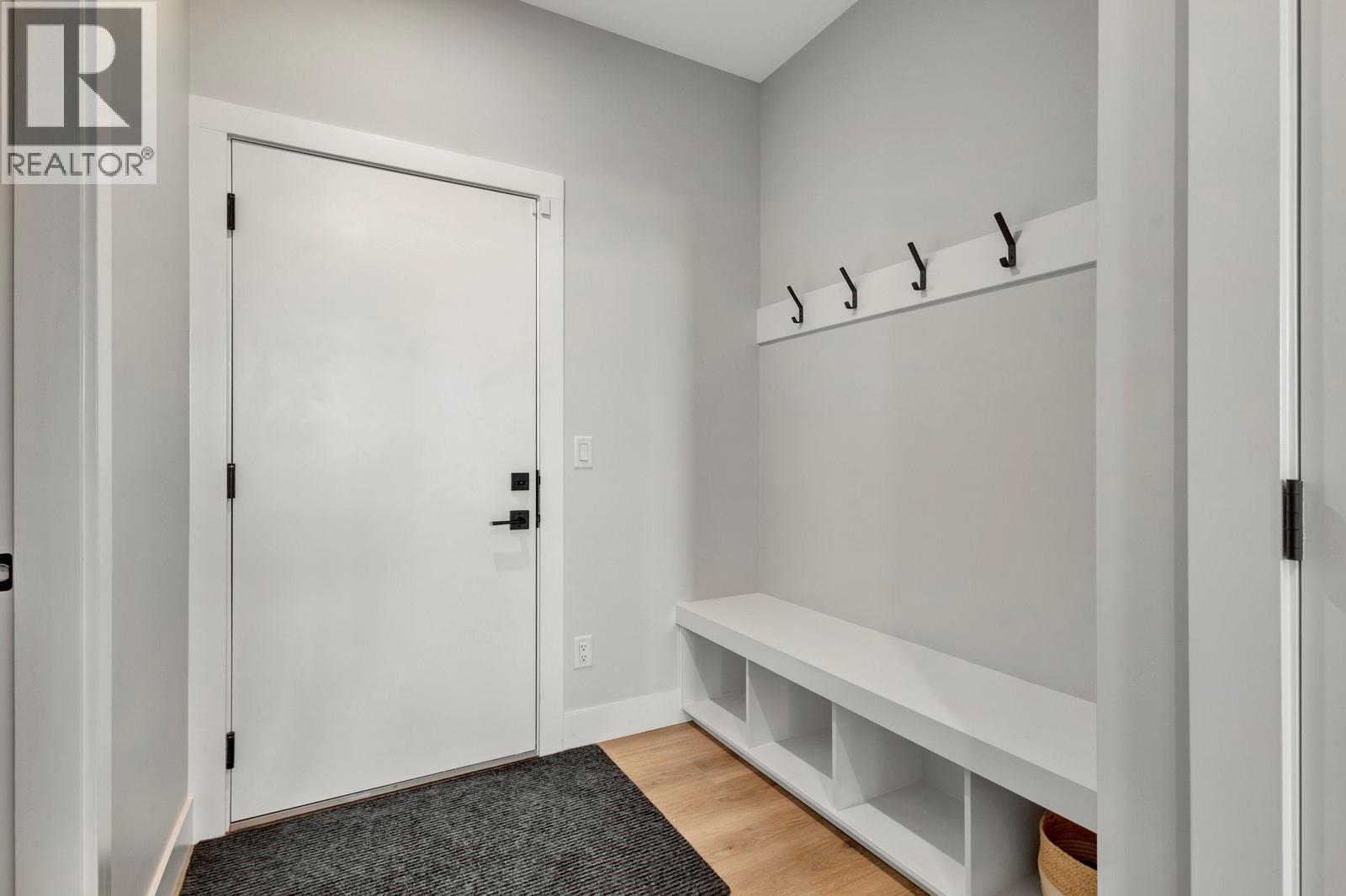  1131 Collinson Court, Kelowna