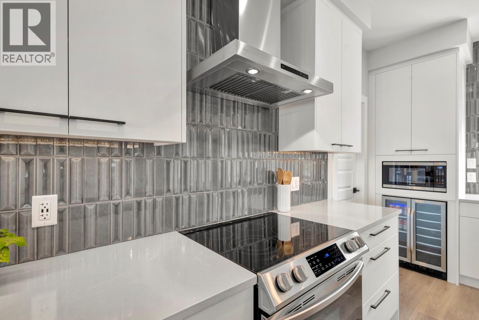  1131 Collinson Court, Kelowna