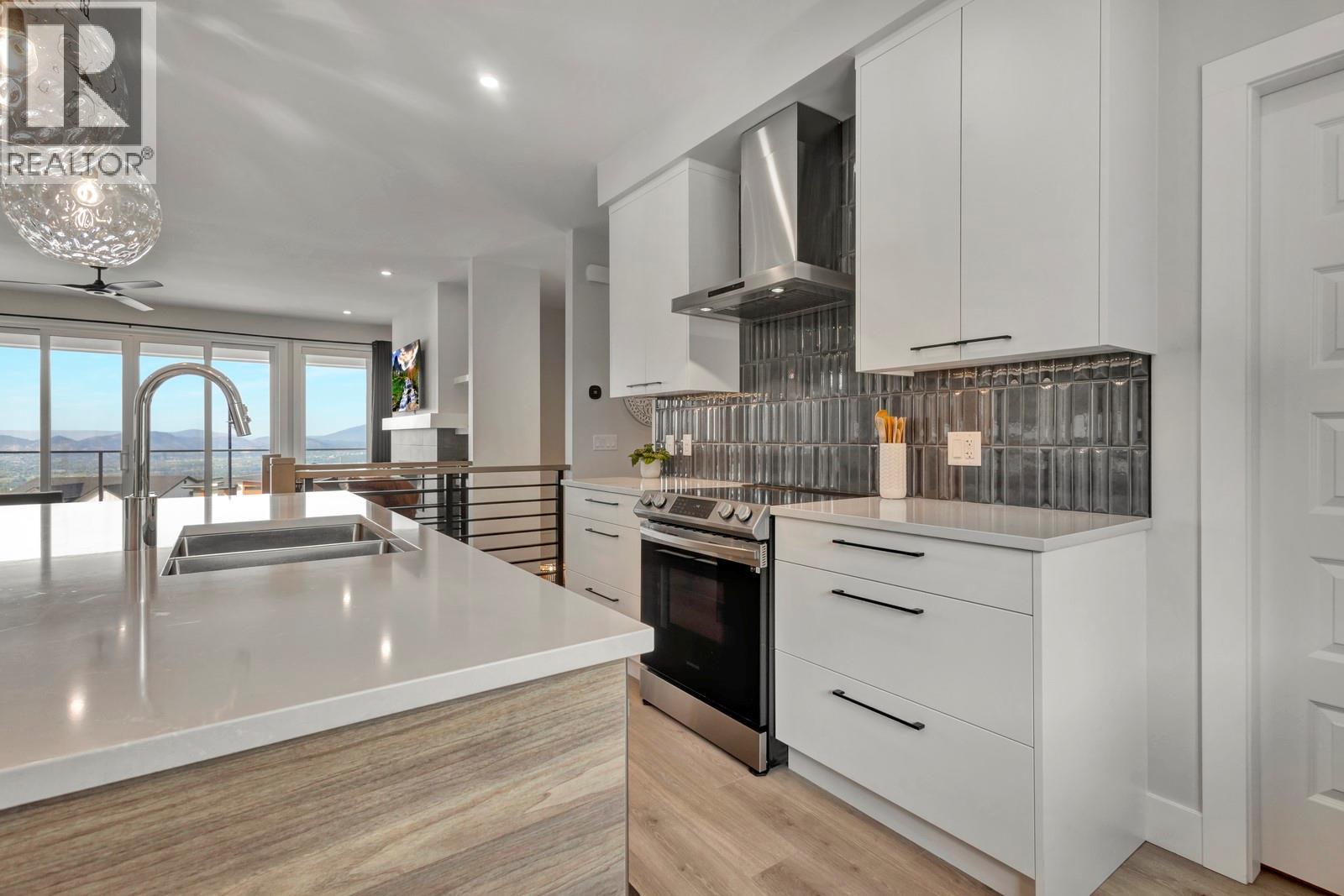  1131 Collinson Court, Kelowna