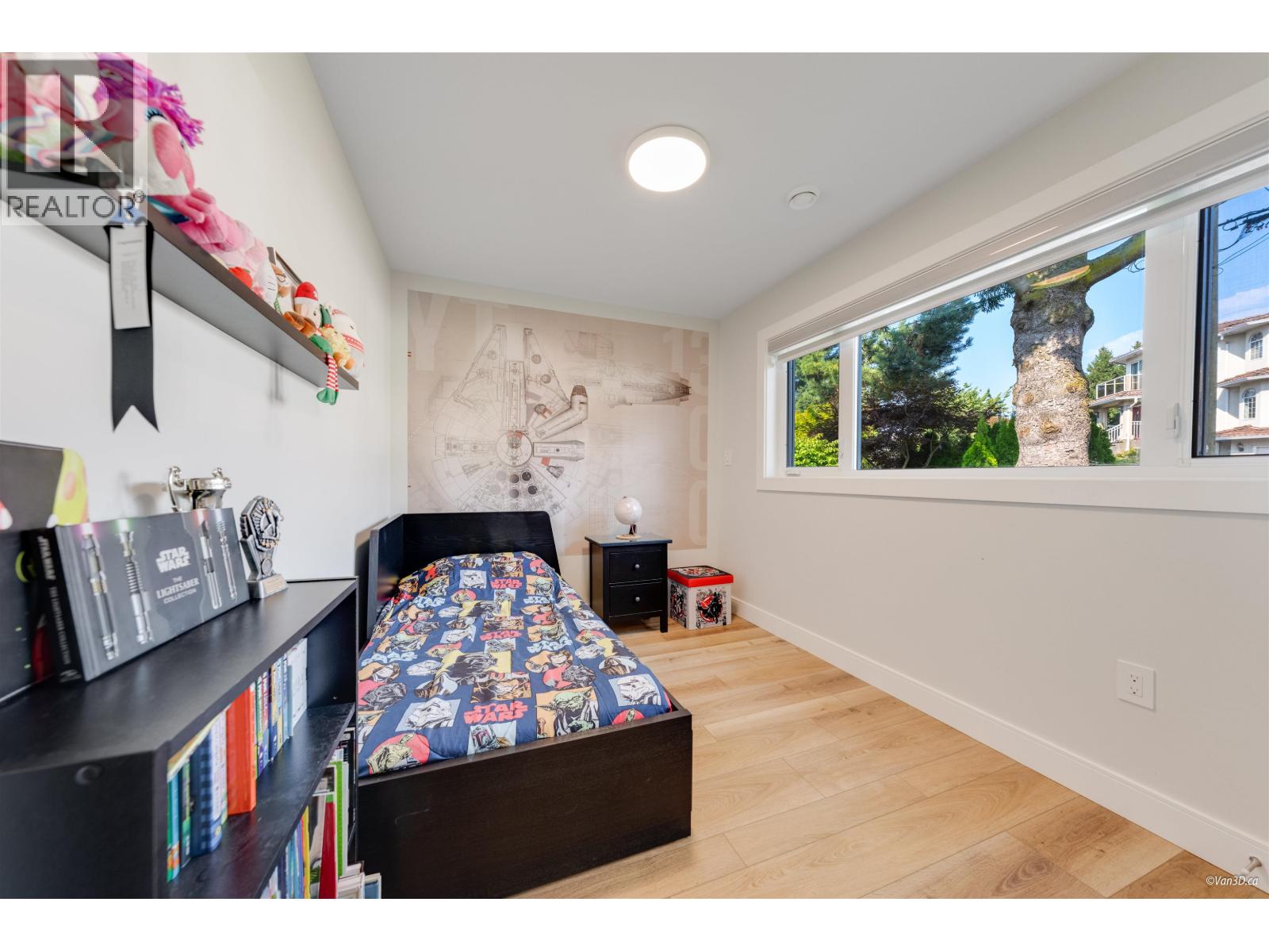 8008 13 AVENUE, Burnaby