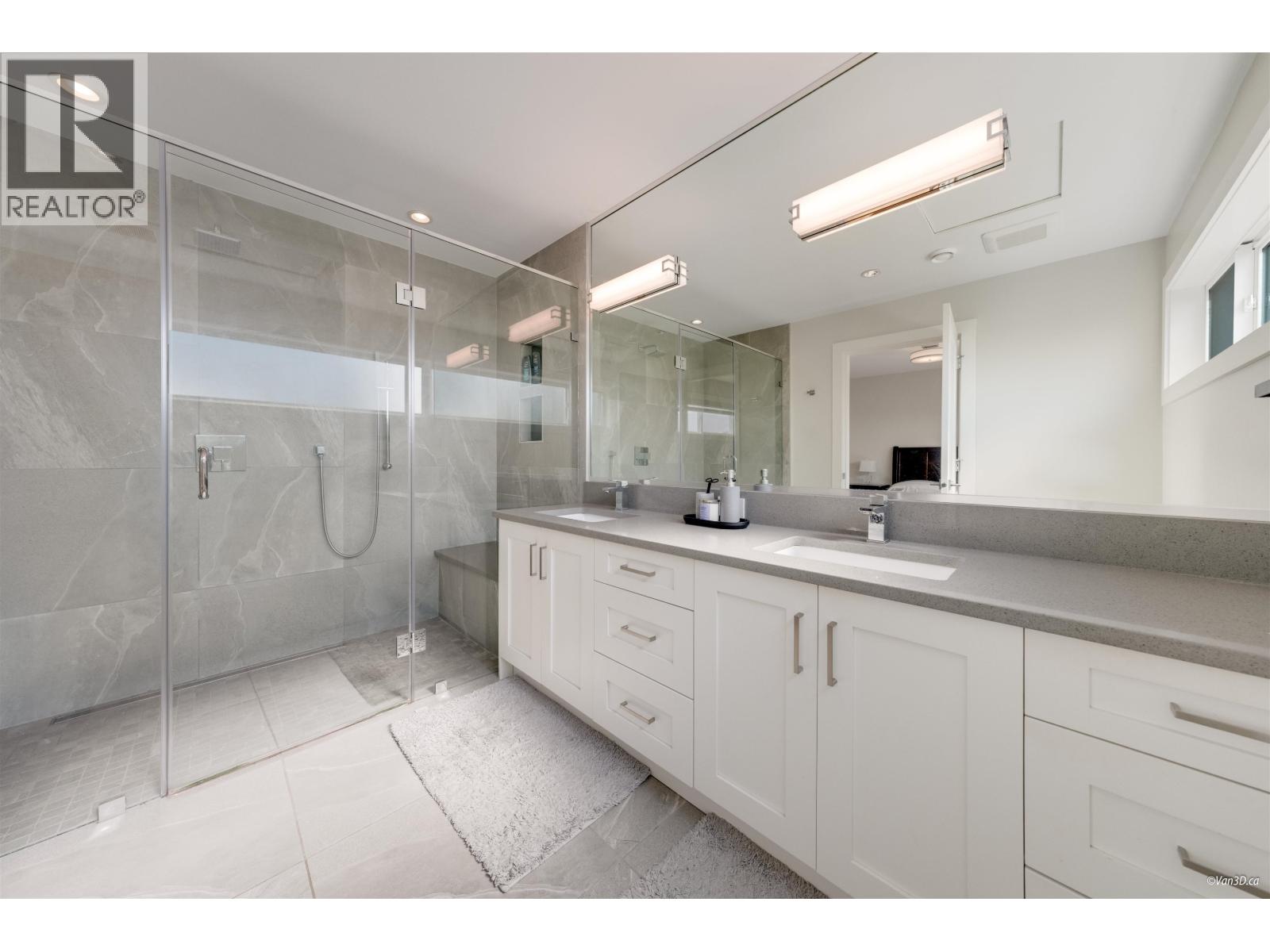 8008 13 AVENUE, Burnaby