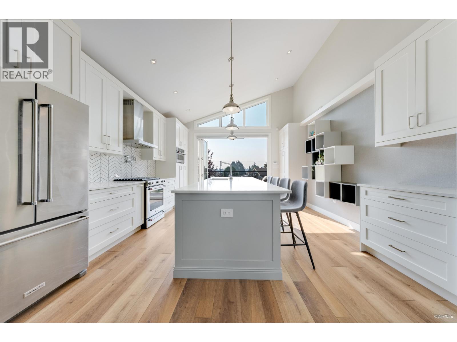 8008 13 AVENUE, Burnaby