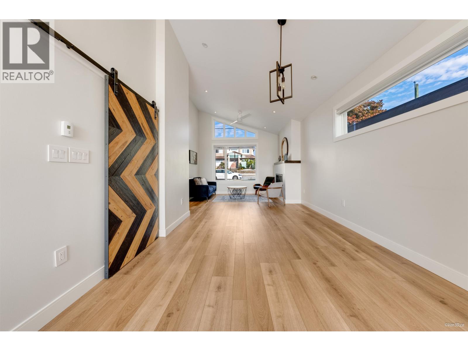 8008 13 AVENUE, Burnaby