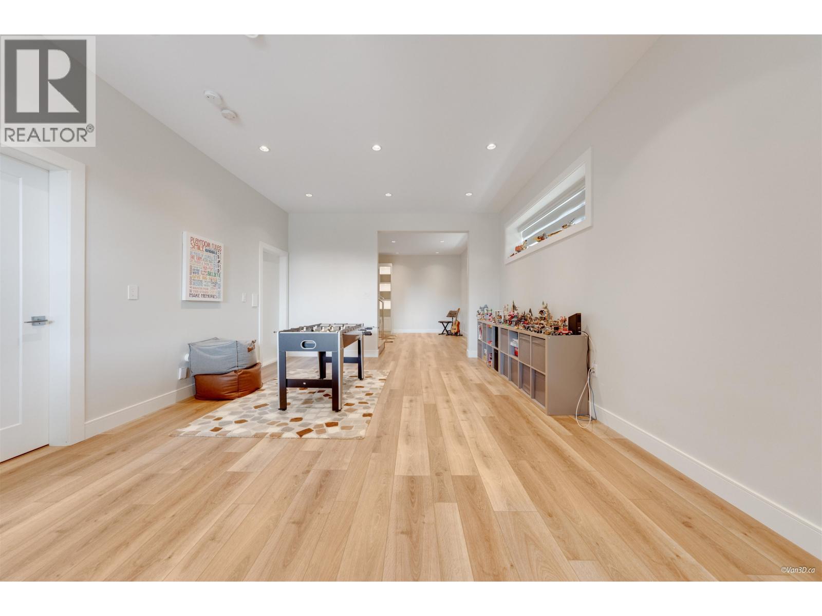 8008 13 AVENUE, Burnaby