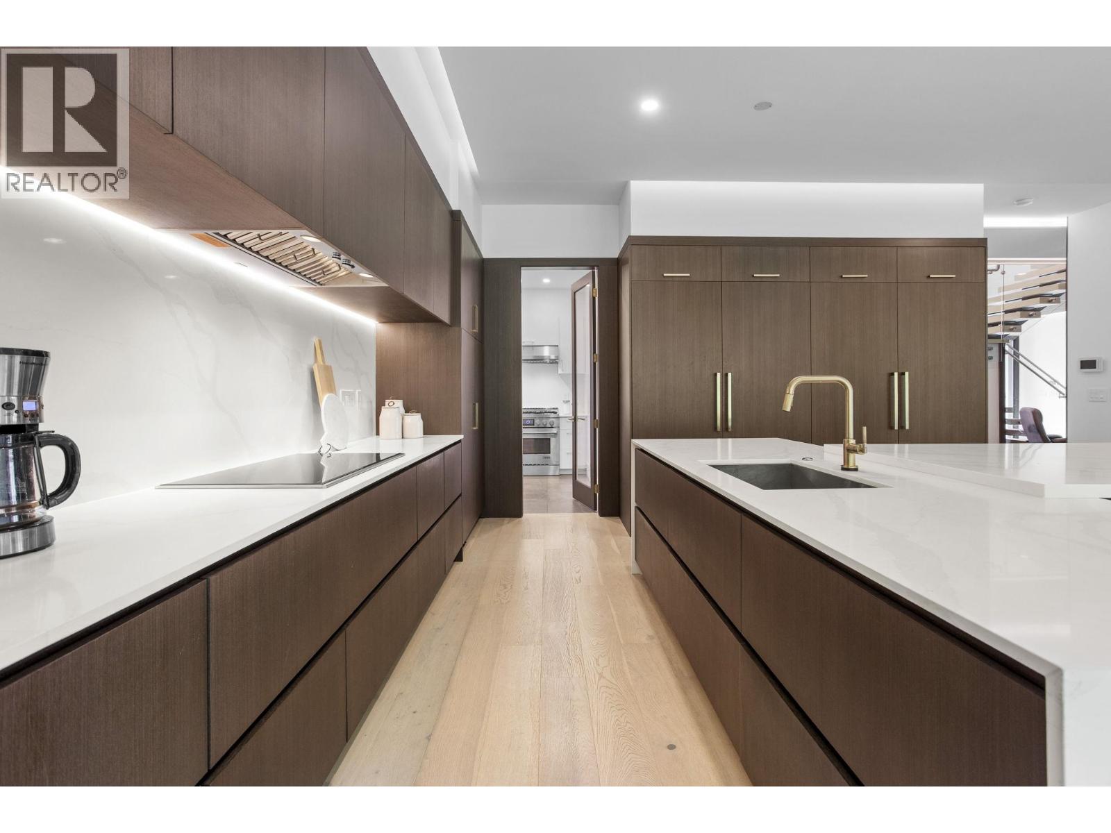 5197 SONORA DRIVE, North Vancouver