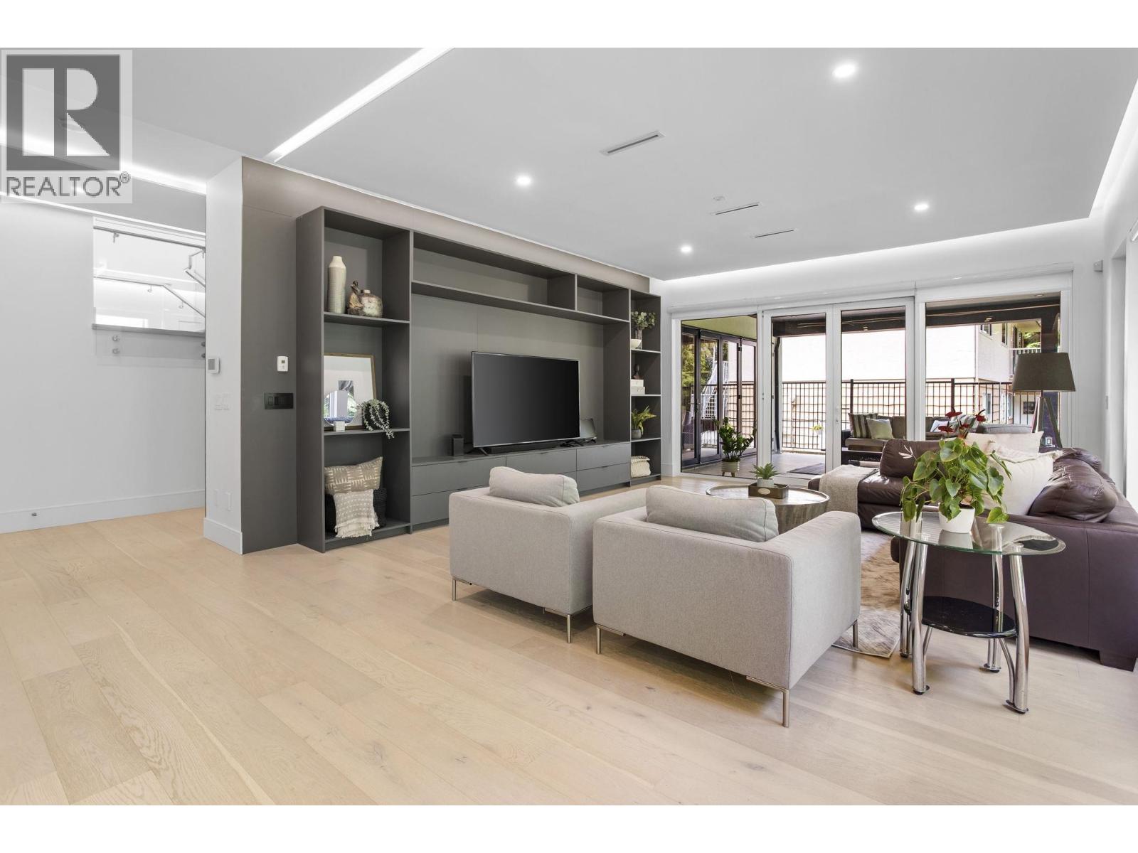 5197 SONORA DRIVE, North Vancouver
