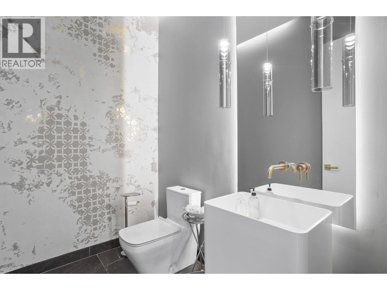 5197 SONORA DRIVE, North Vancouver