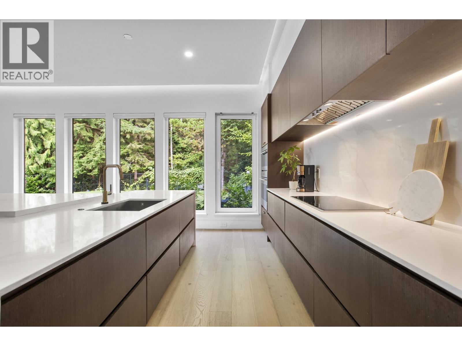 5197 SONORA DRIVE, North Vancouver