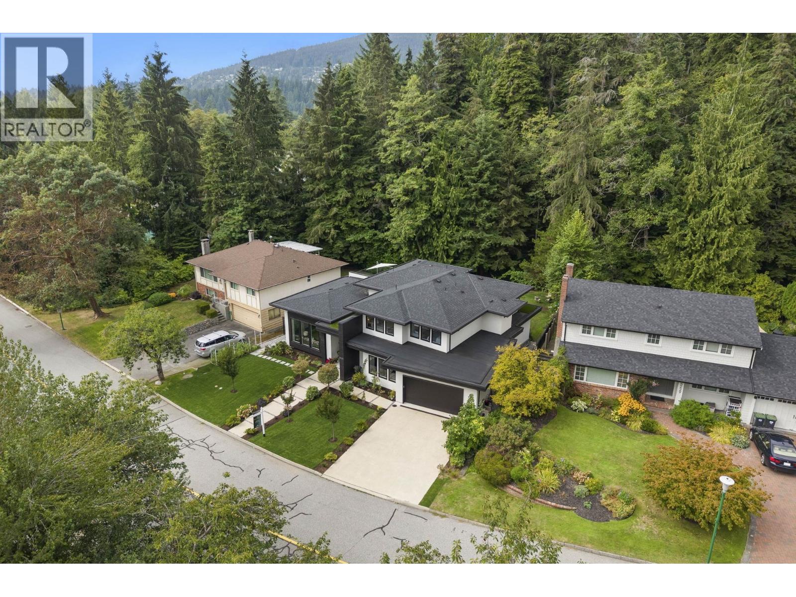 5197 SONORA DRIVE, North Vancouver