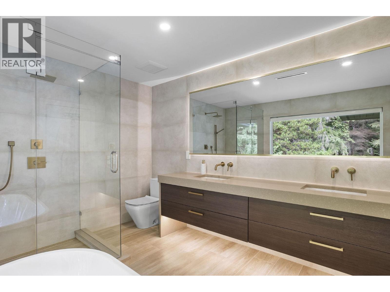 5197 SONORA DRIVE, North Vancouver