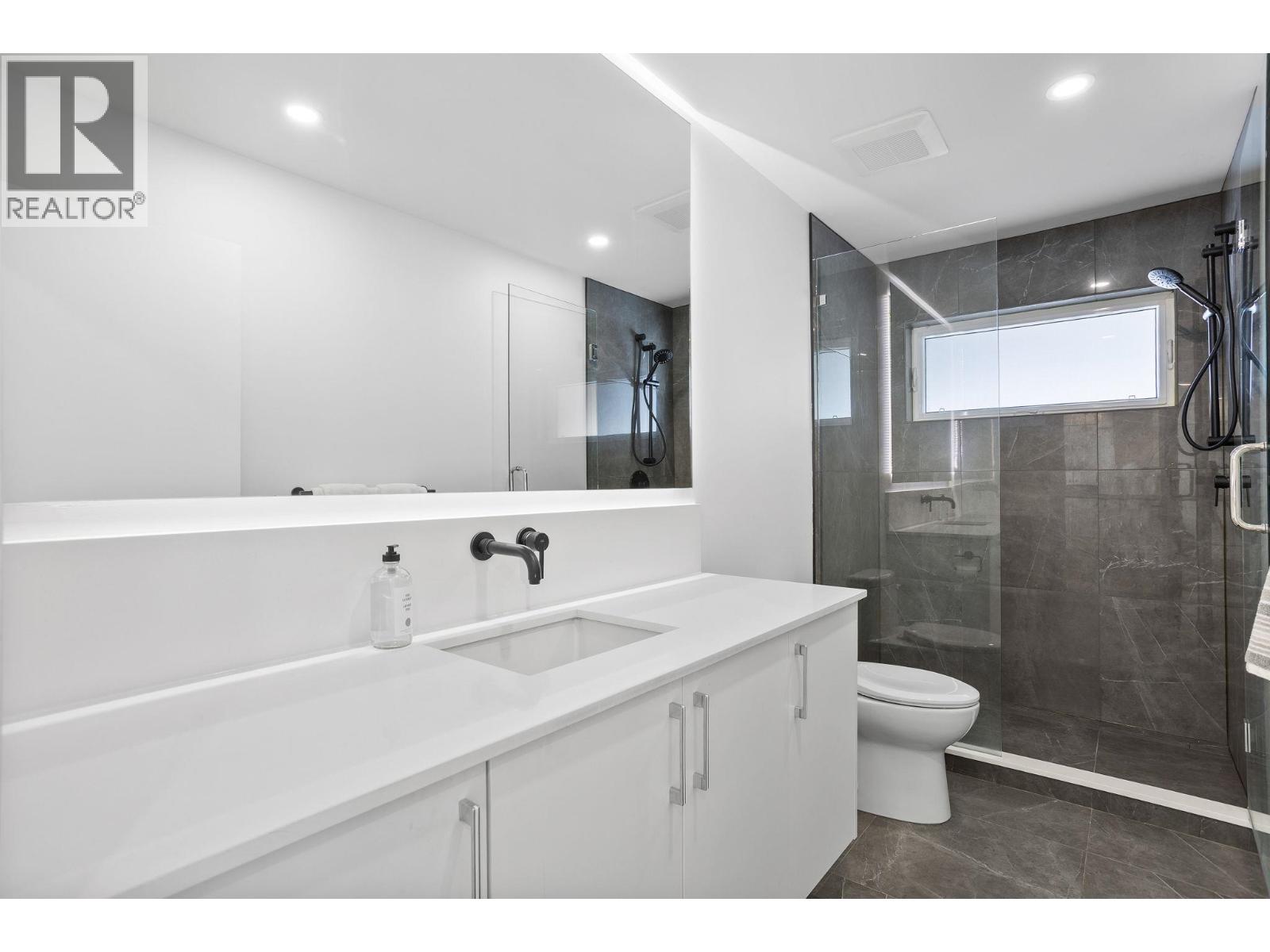 5197 SONORA DRIVE, North Vancouver