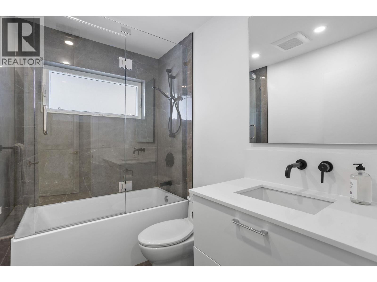 5197 SONORA DRIVE, North Vancouver
