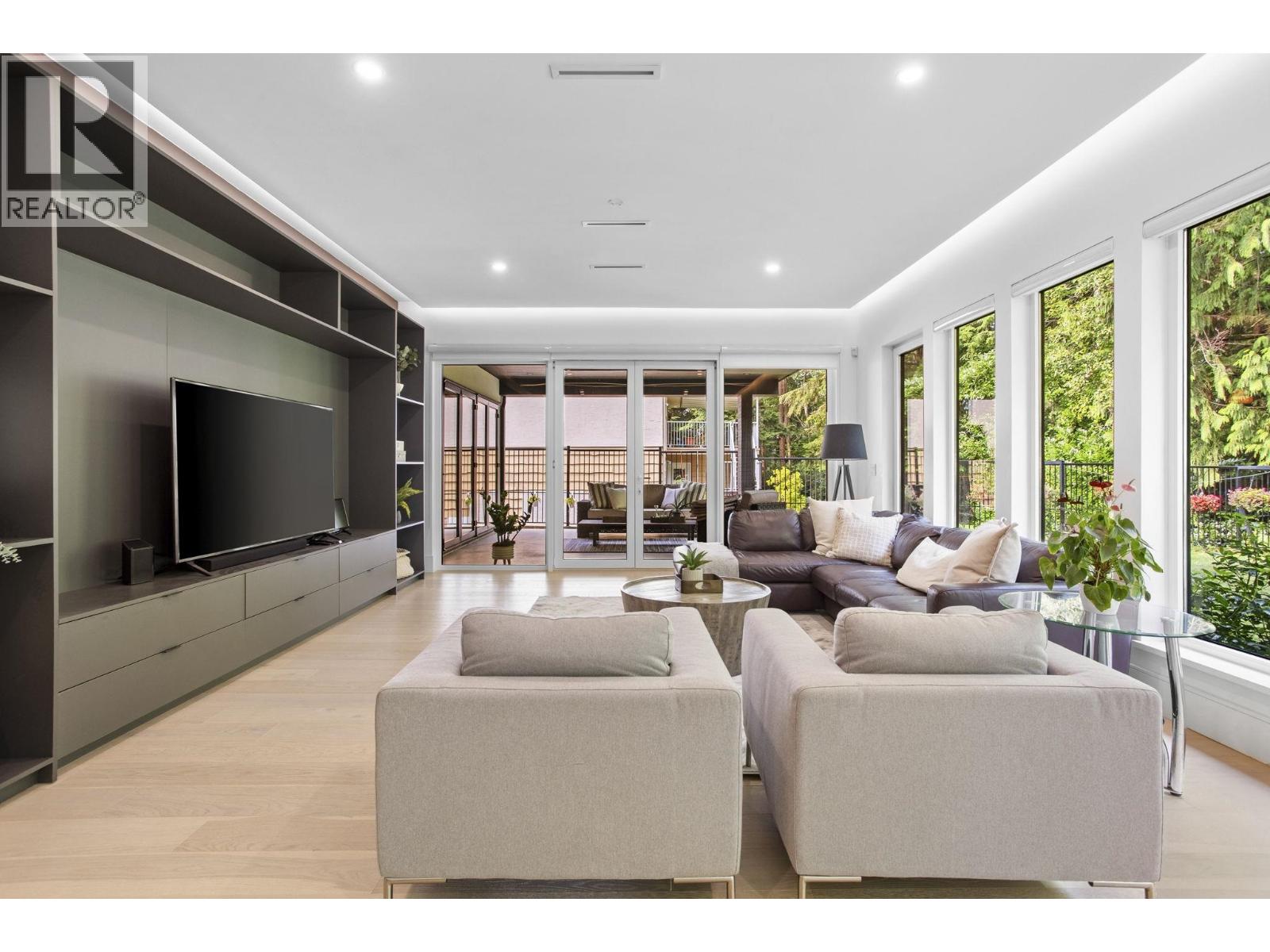 5197 SONORA DRIVE, North Vancouver
