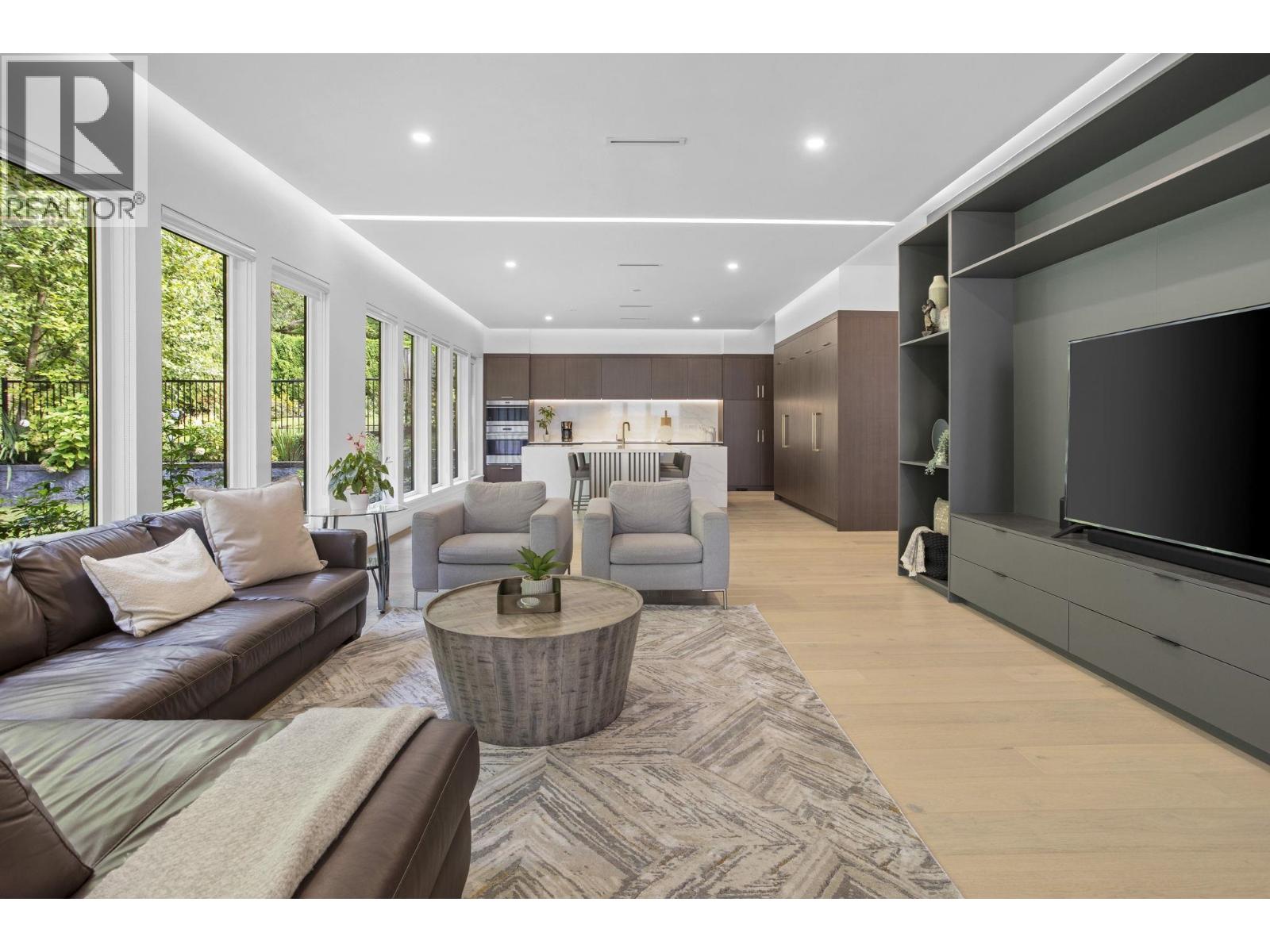 5197 SONORA DRIVE, North Vancouver