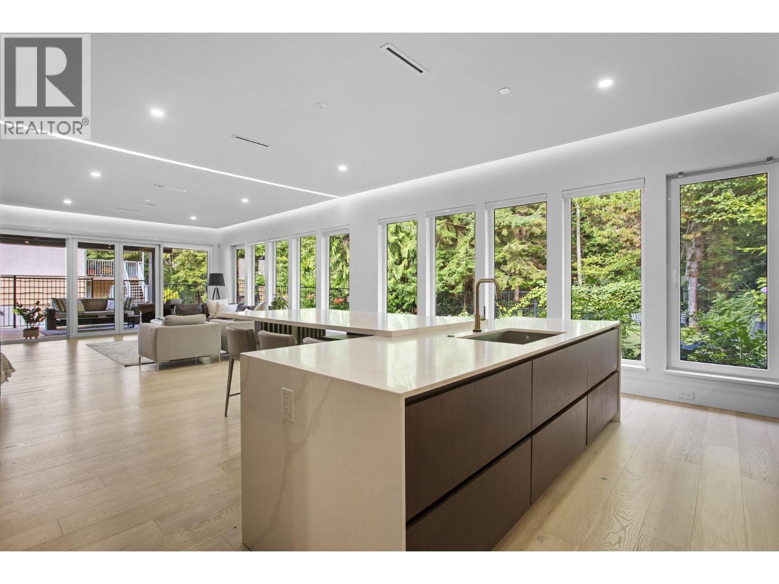 5197 SONORA DRIVE, North Vancouver