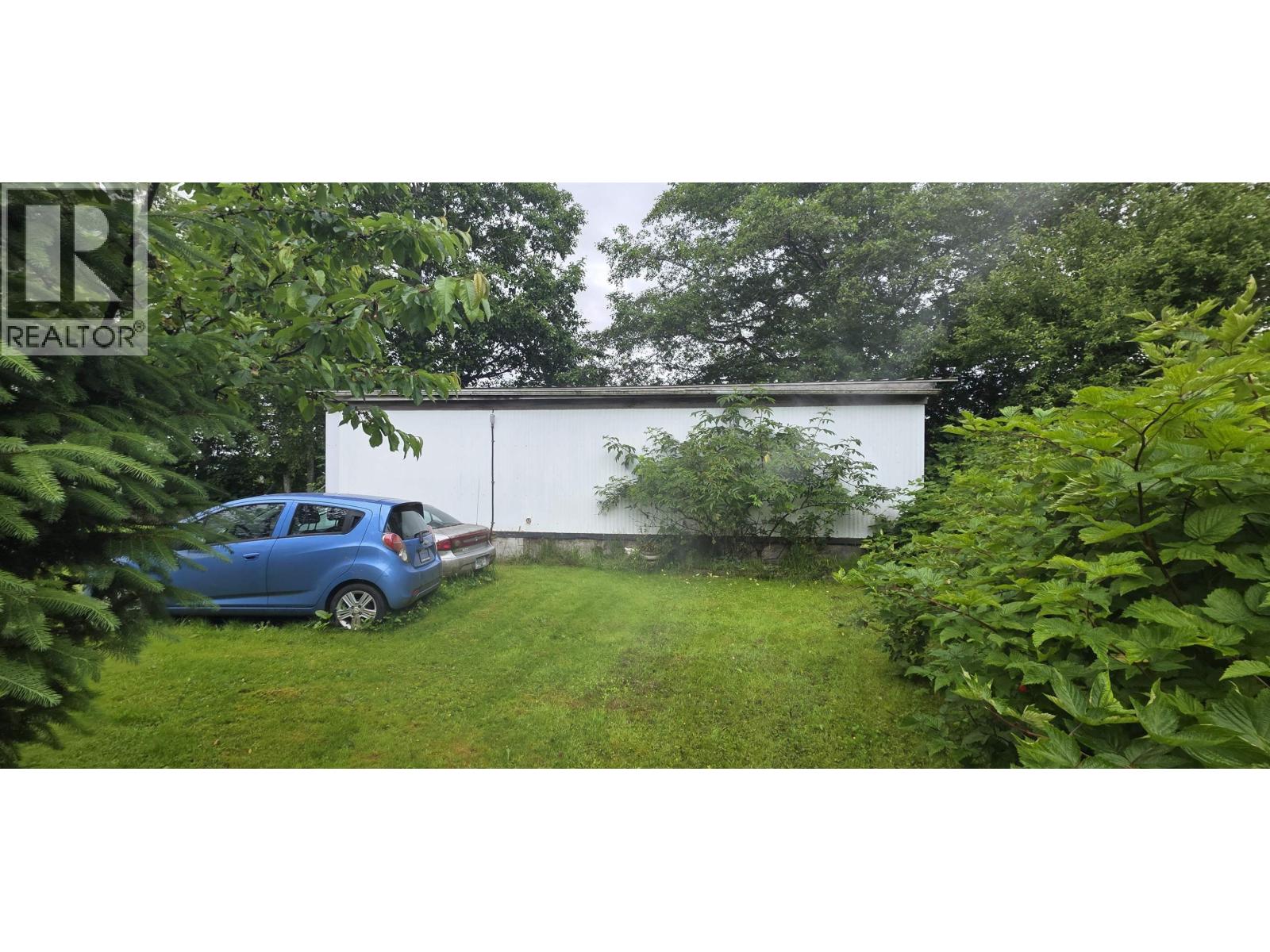 60 BAYVIEW DRIVE - 6