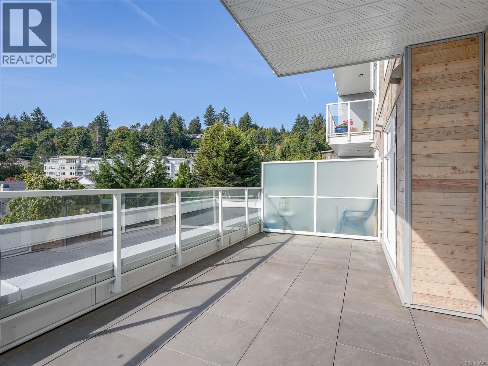 212 5120 Cordova Bay Rd, Saanich