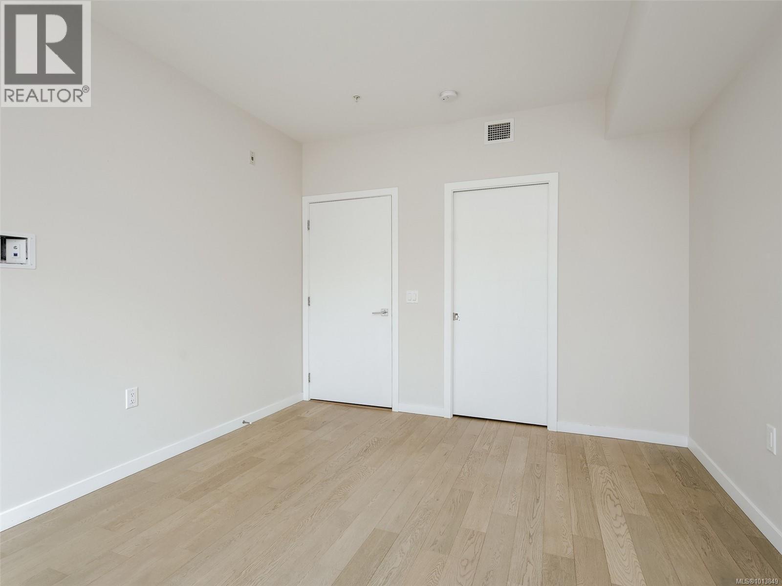 212 5120 Cordova Bay Rd, Saanich