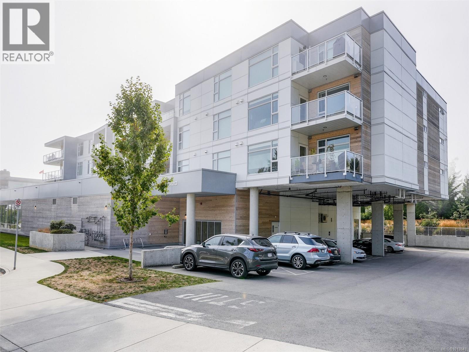 212 5120 Cordova Bay Rd, Saanich