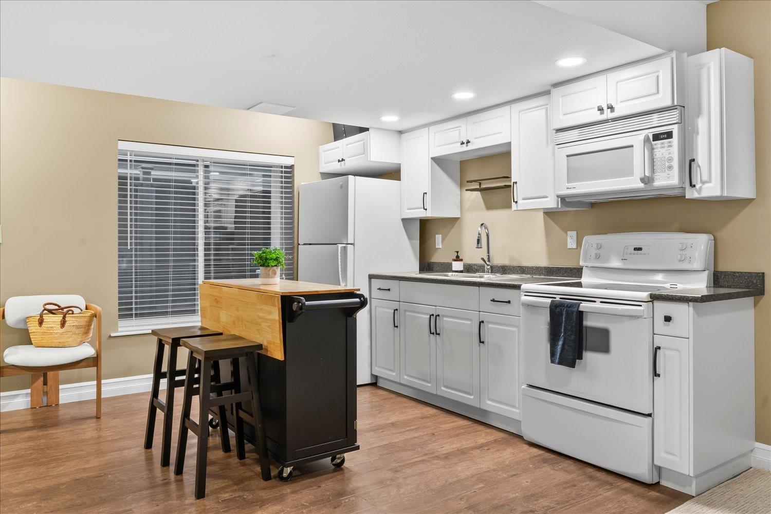 45480 ARIEL PLACE, Vedder Mountain, Cultus Lake