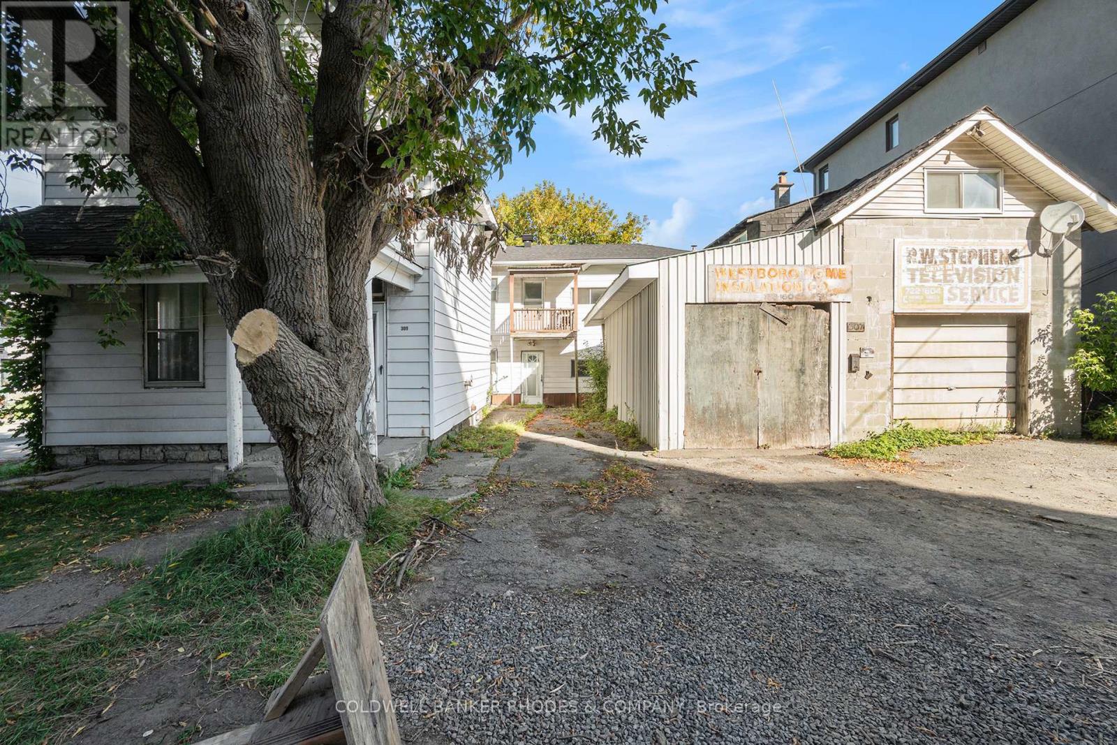 390 Picton - from Picton side
