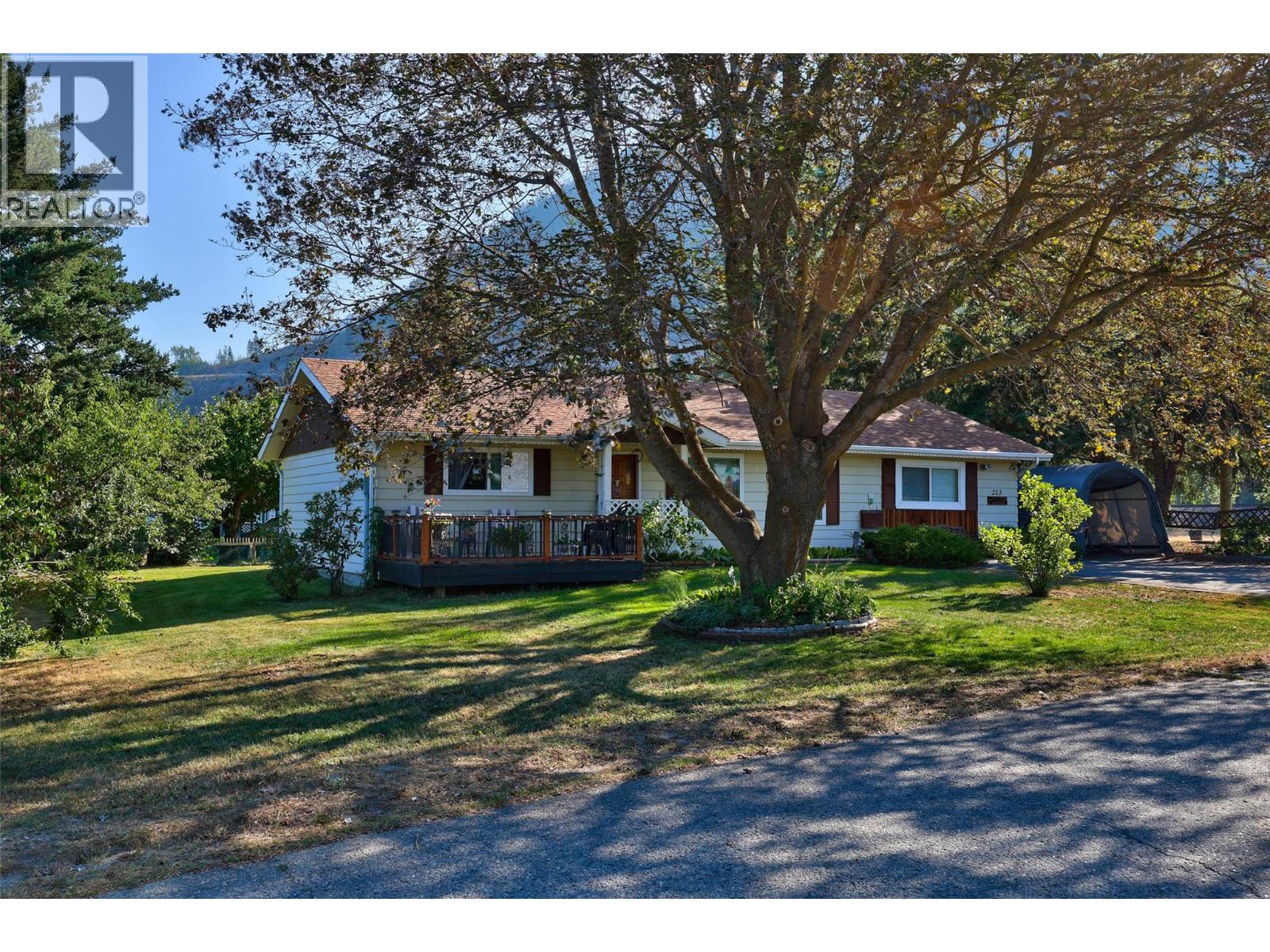 213 Beach Drive, Chase