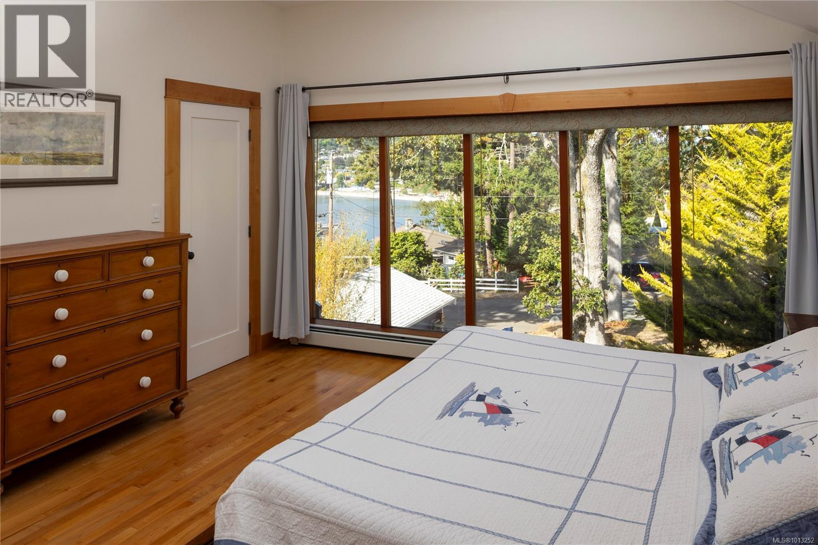 2710 Sea View Rd, Saanich