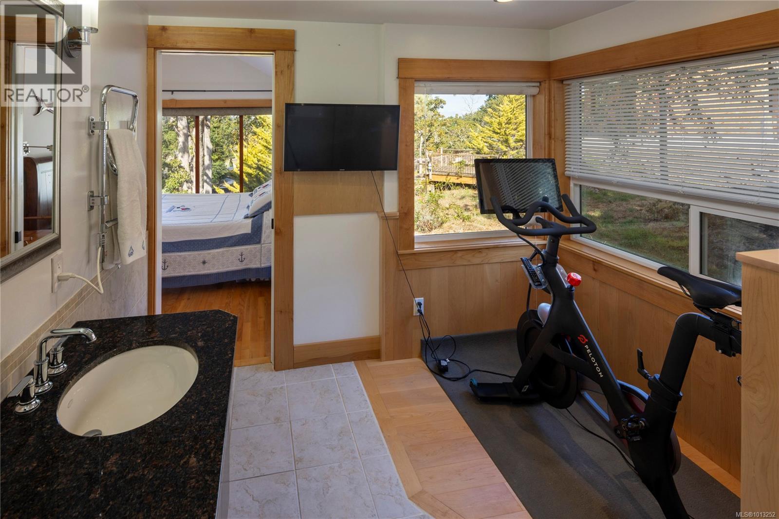 2710 Sea View Rd, Saanich