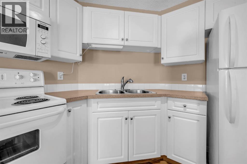 Single Family House for Sale in   Valleyview Park SE Dover Calgary 