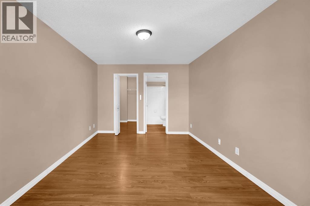 Single Family House for Sale in   Valleyview Park SE Dover Calgary 