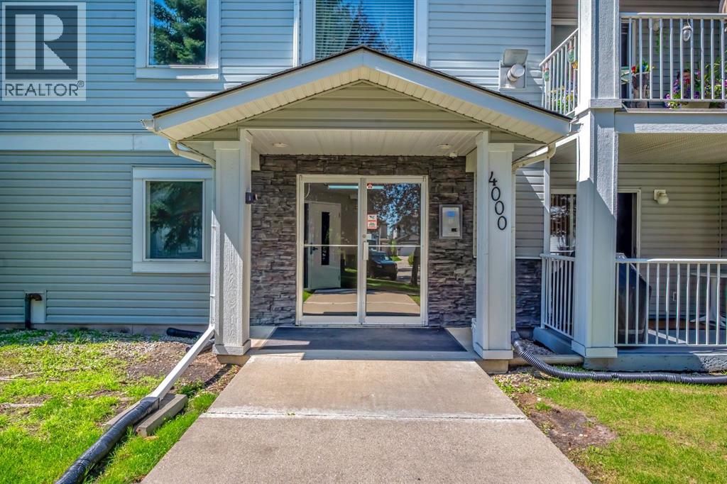 Single Family House for Sale in   Valleyview Park SE Dover Calgary 