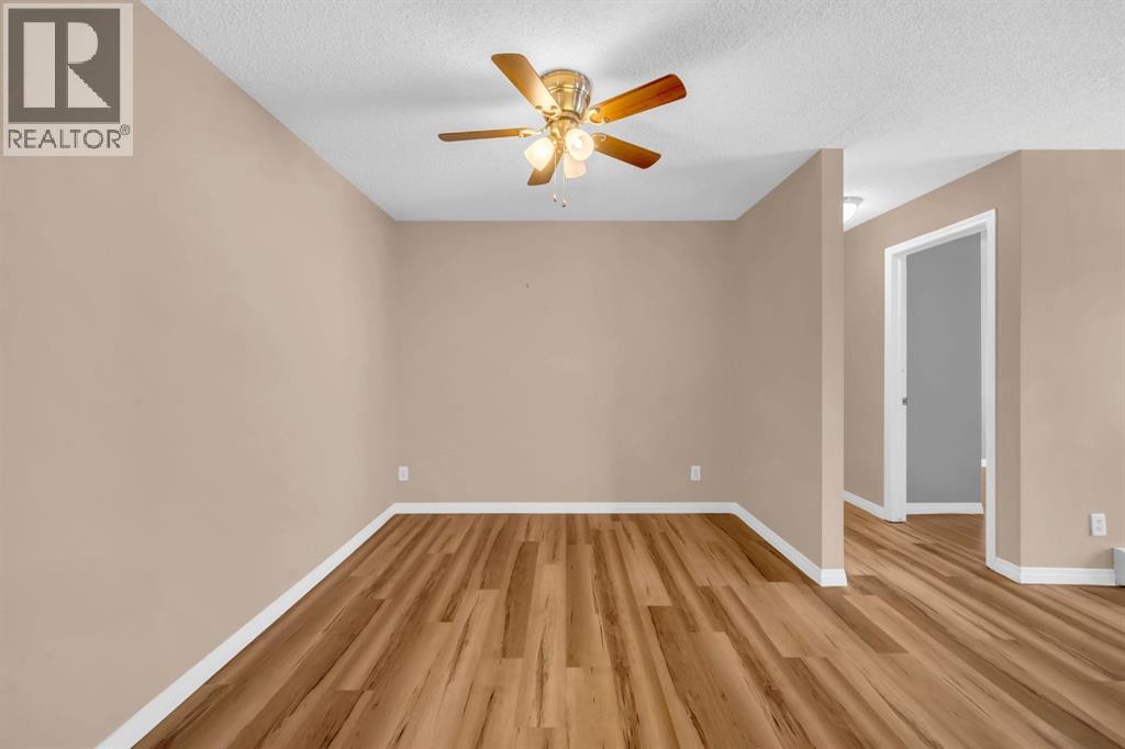 204, 4204 Valleyview Park SE, Calgary, Alberta